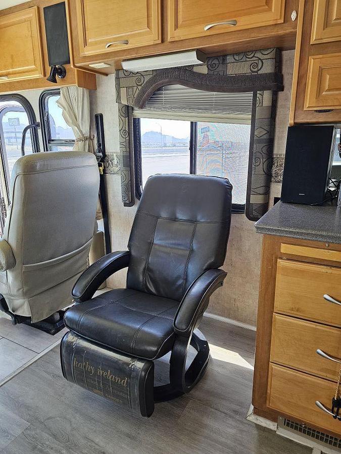 Used 2006 FLEETWOOD DISCOVERY 39V