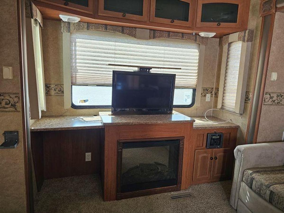 Used 2011 HEARTLAND ELKRIDGE 34TSRE
