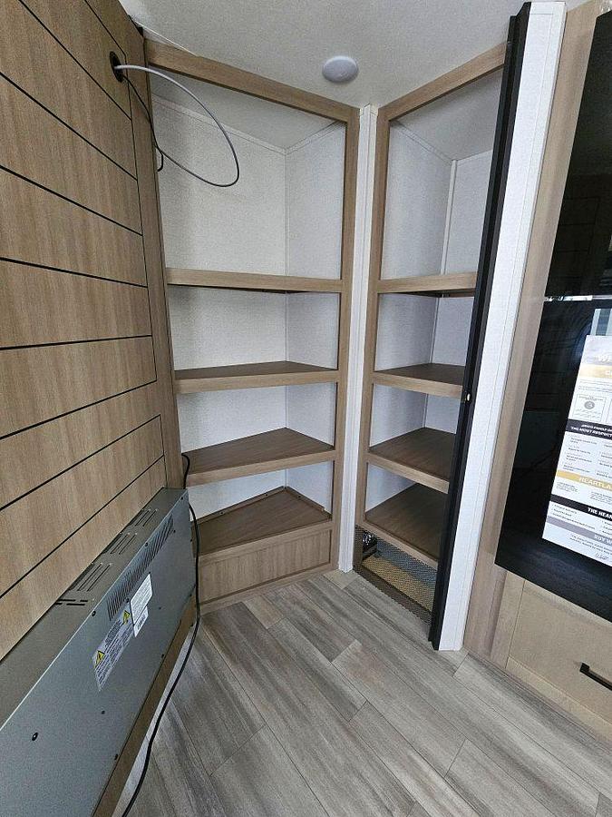 2027 HEARTLAND BY JAYCO PROWLER 2702BHS