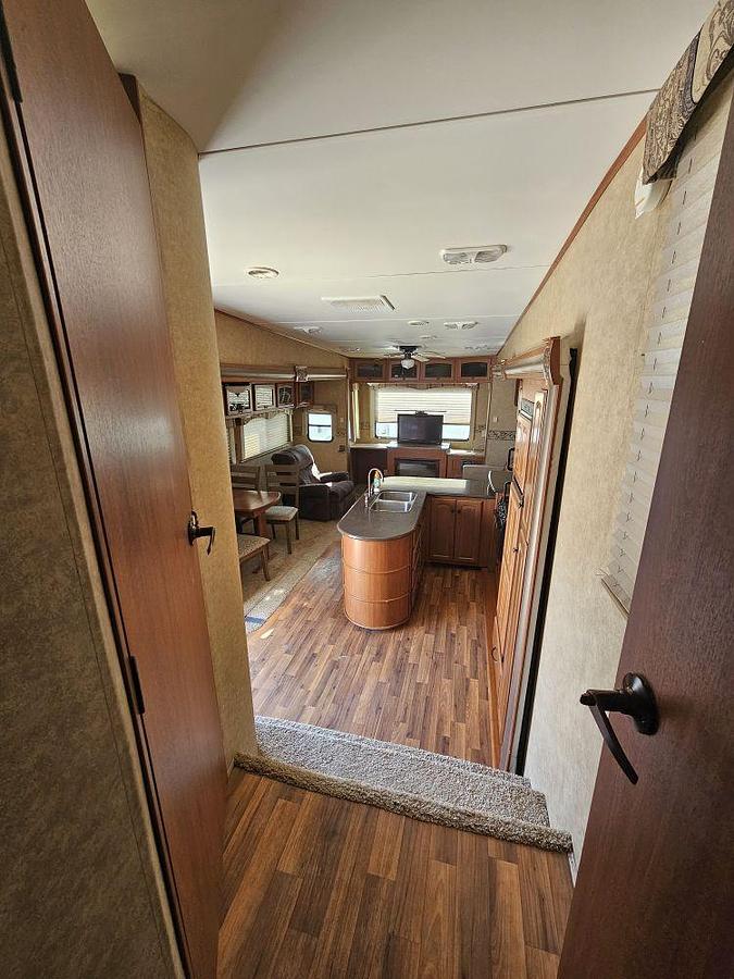 Used 2011 HEARTLAND ELKRIDGE 34TSRE