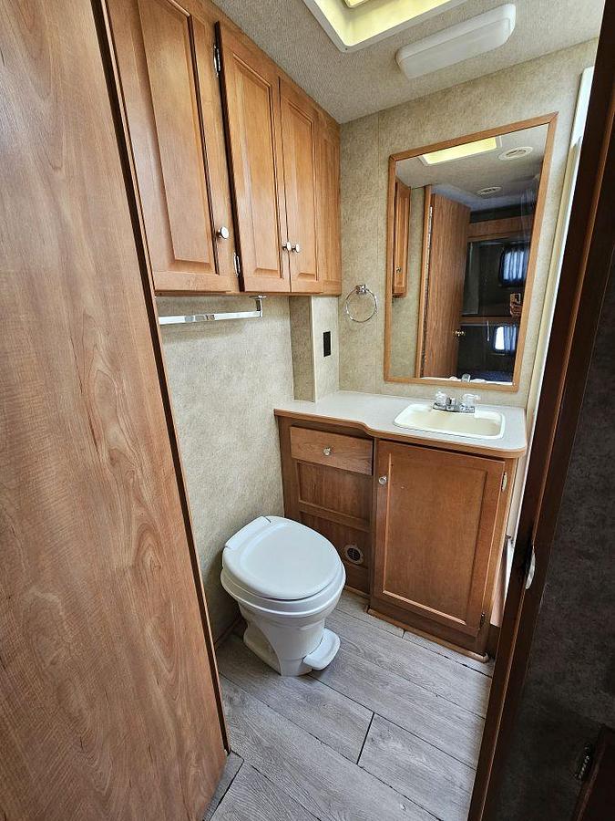 Used 2008 WINNEBAGO ACCESS WF231J