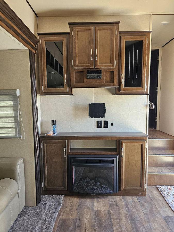 Used 2018 FOREST RIVER SALEM HEMISPHERE 356QB