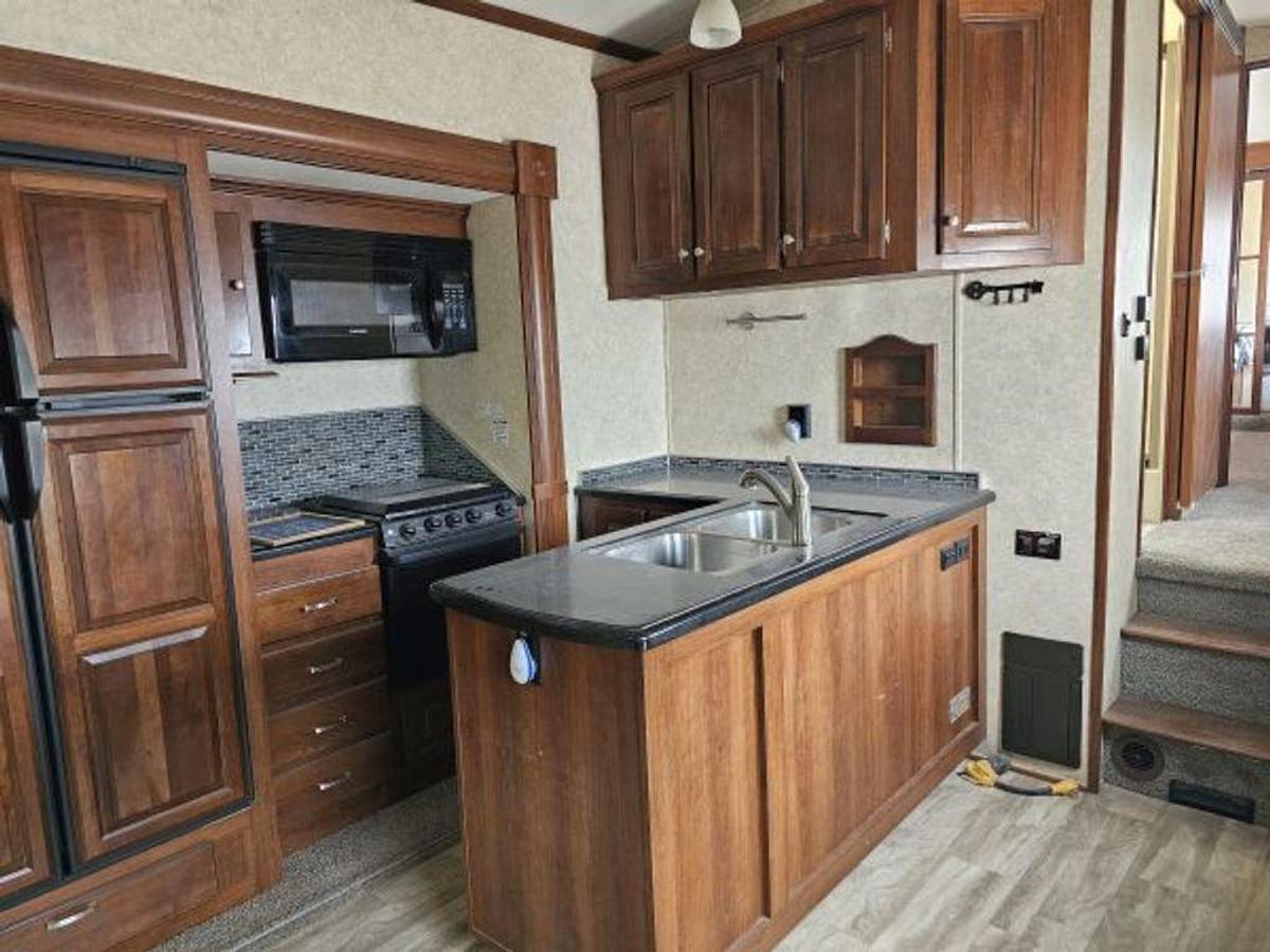 Used 2014 Forest River Blue Ridge 3775RL