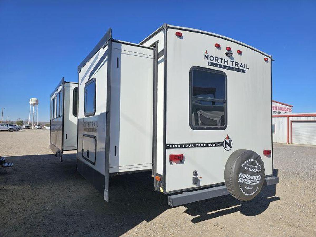 Used 2022 HEARTLAND NORTH TRAIL ULTRA LITE 26FKDS