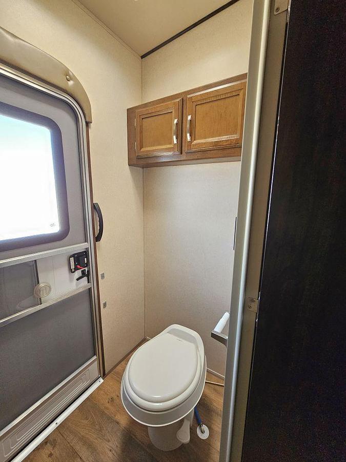 Used 2018 FOREST RIVER SALEM HEMISPHERE 356QB