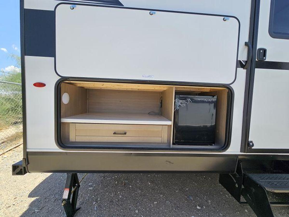 2027 HEARTLAND BY JAYCO PROWLER 3202DSB
