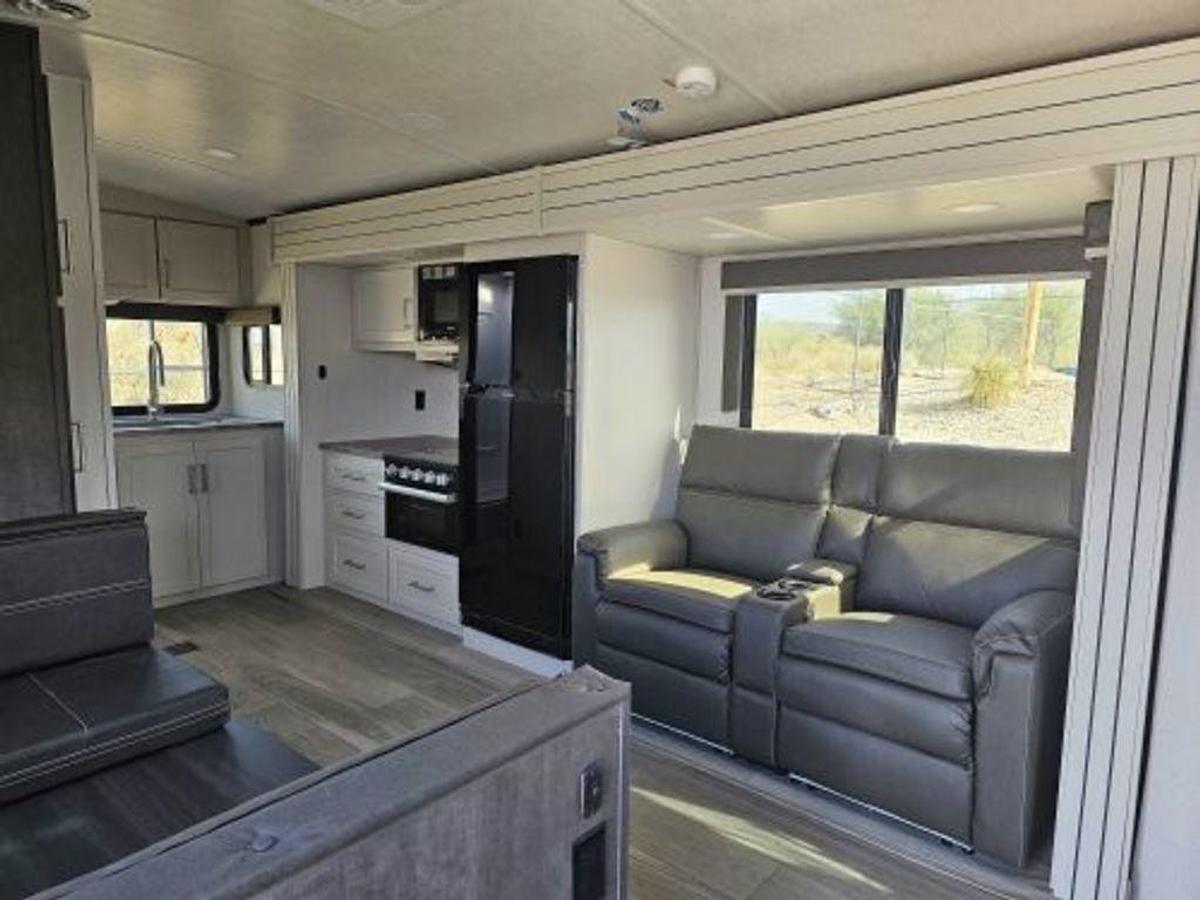 2025 Keystone RV Cougar Half-Ton 22MLSWE