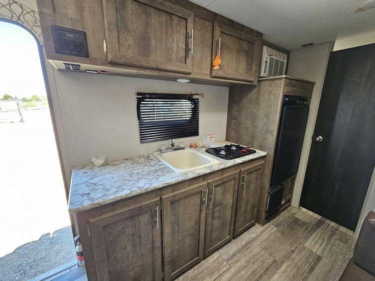 Used 2021 KZ RV SPORTSMEN 180BHSE