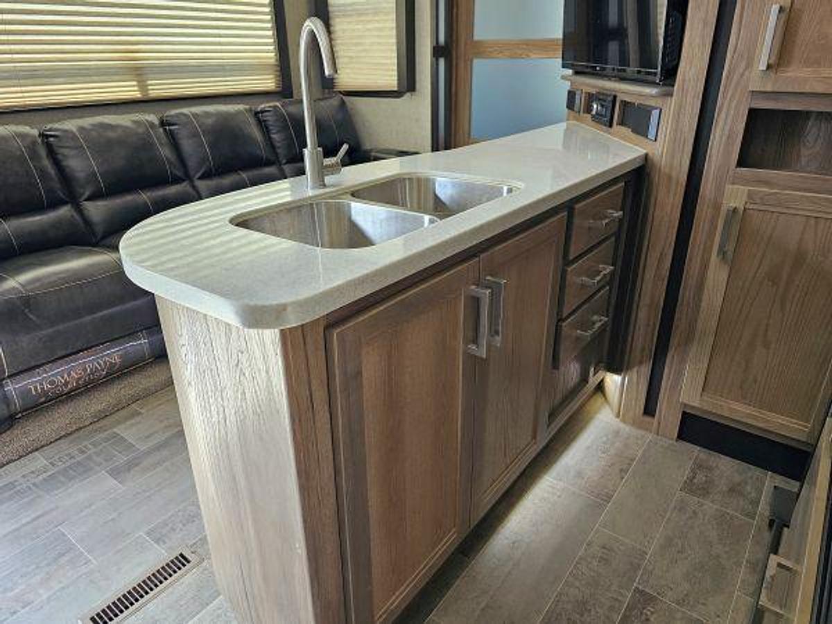 Used 2019 DUTCHMEN ENDURANCE 3556