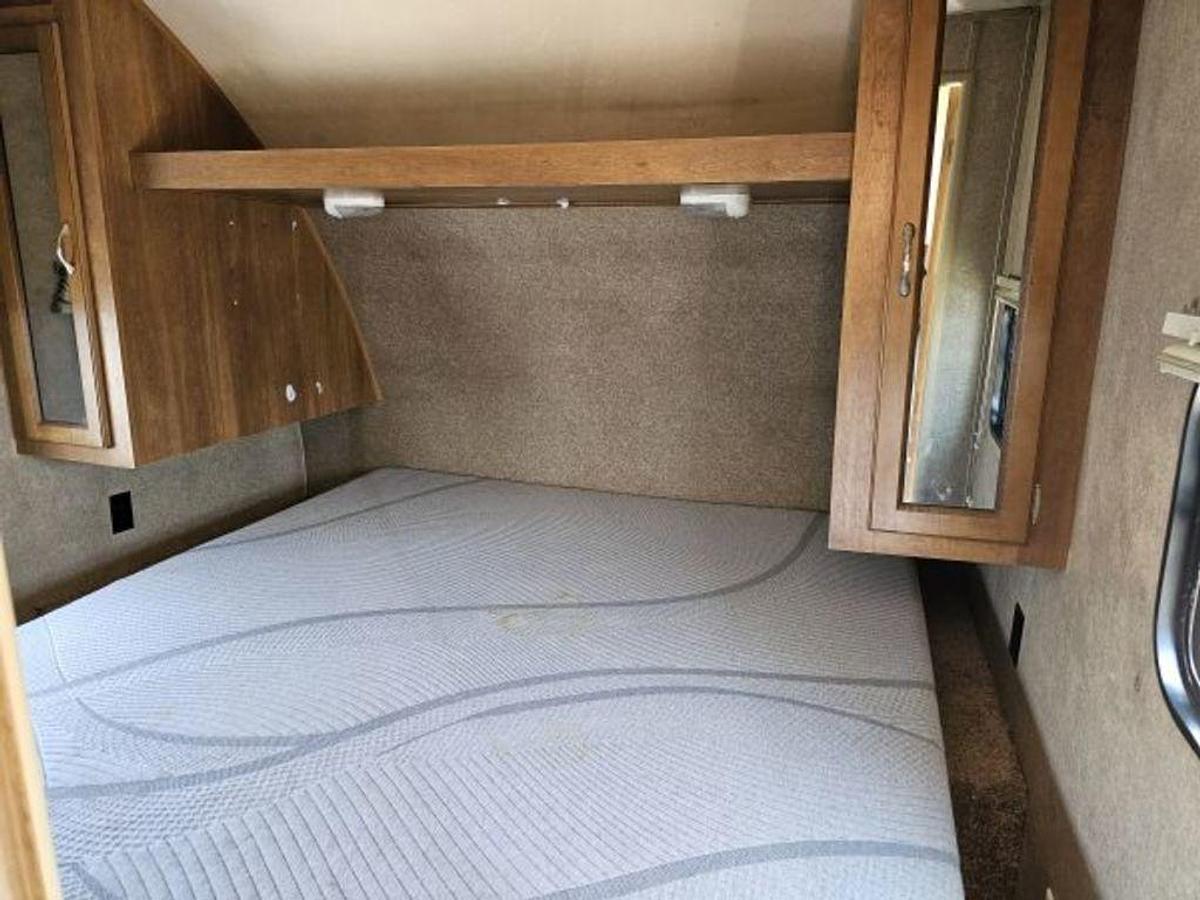 Used 2017 Coachmen Catalina SBX 291QBS