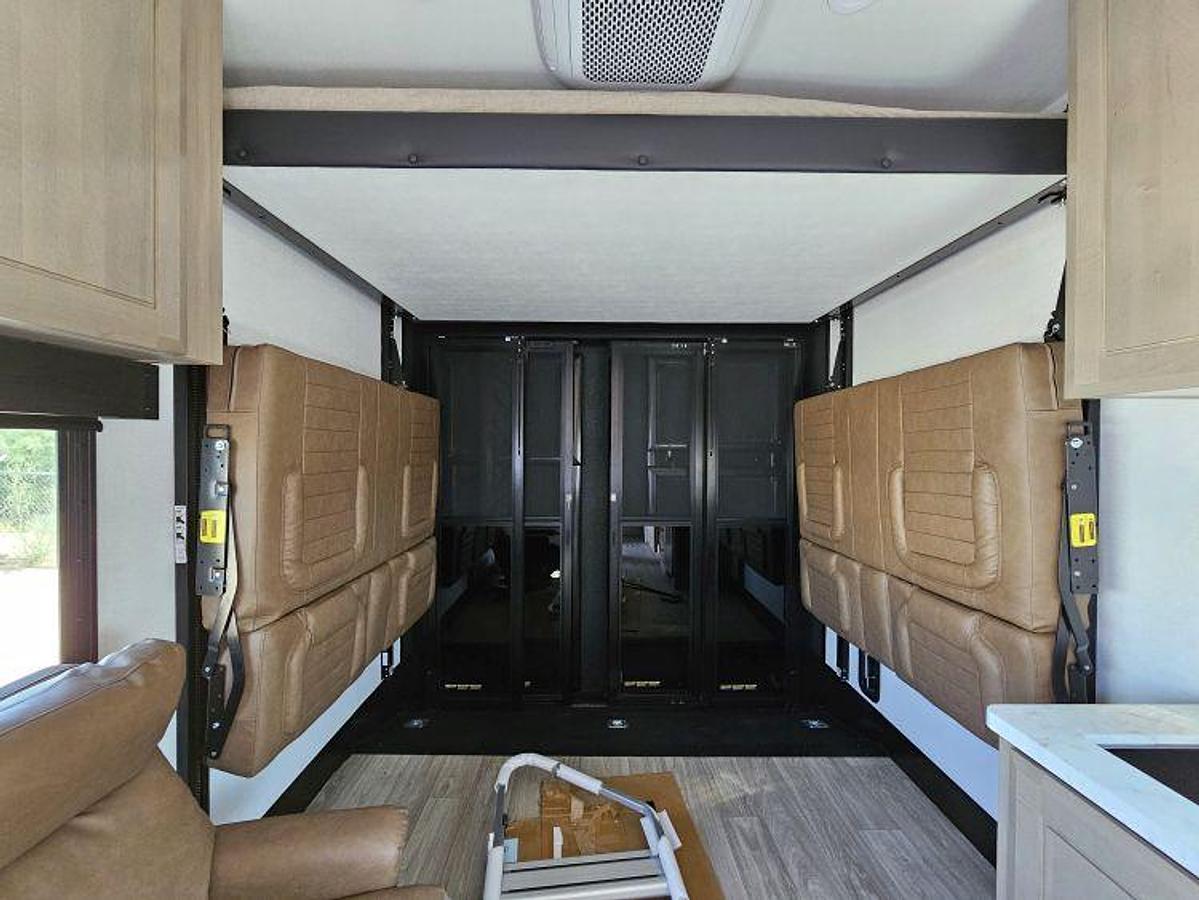 2027 HEARTLAND BY JAYCO CYCLONE 2214