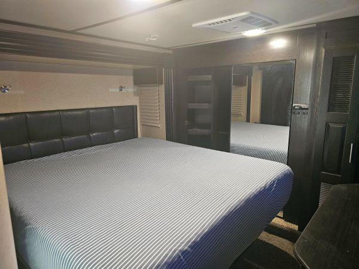 Used 2016 Jayco Seismic Wave 412W