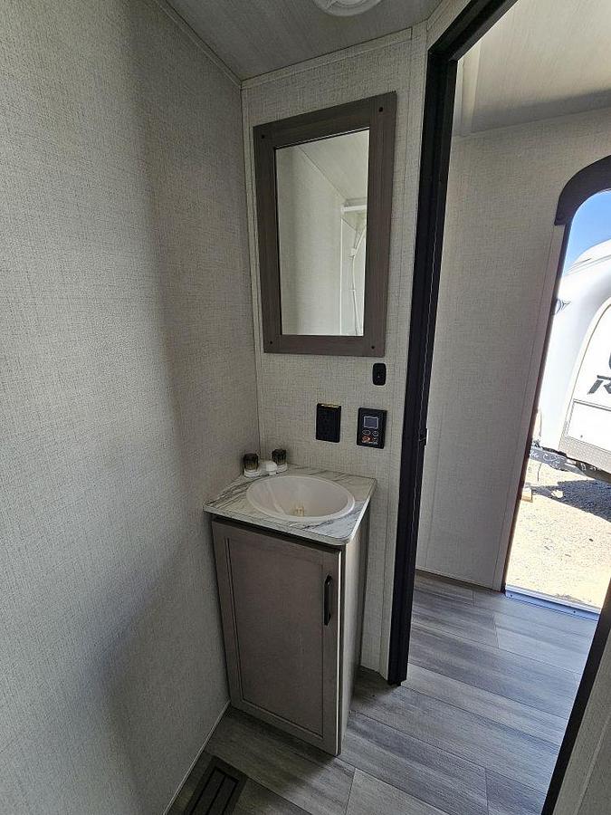 Used 2024 Keystone RV HIDEOUT 291BR