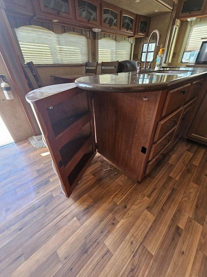 Used 2011 HEARTLAND ELKRIDGE 34TSRE