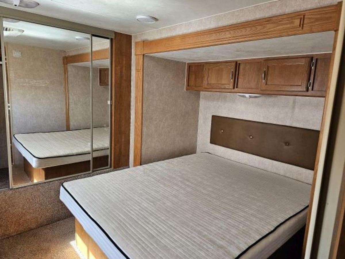 Used 2017 Allen Camper MFG. Idle-Time 350 FLDS