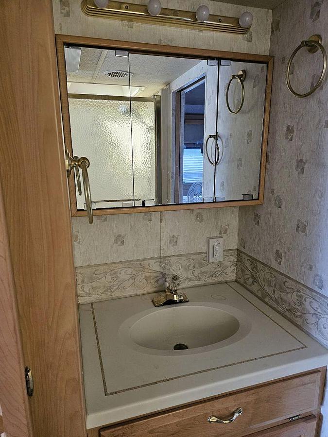 Used 2003 NEWMAR KOUNTRY STAR X LINE 3703 DIESEL PUSHER