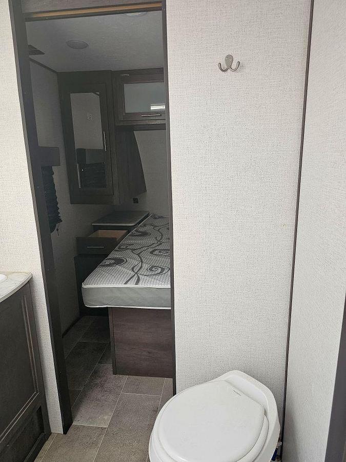 Used 2021 DUTCHMEN COLEMAN LIGHT 2515RL