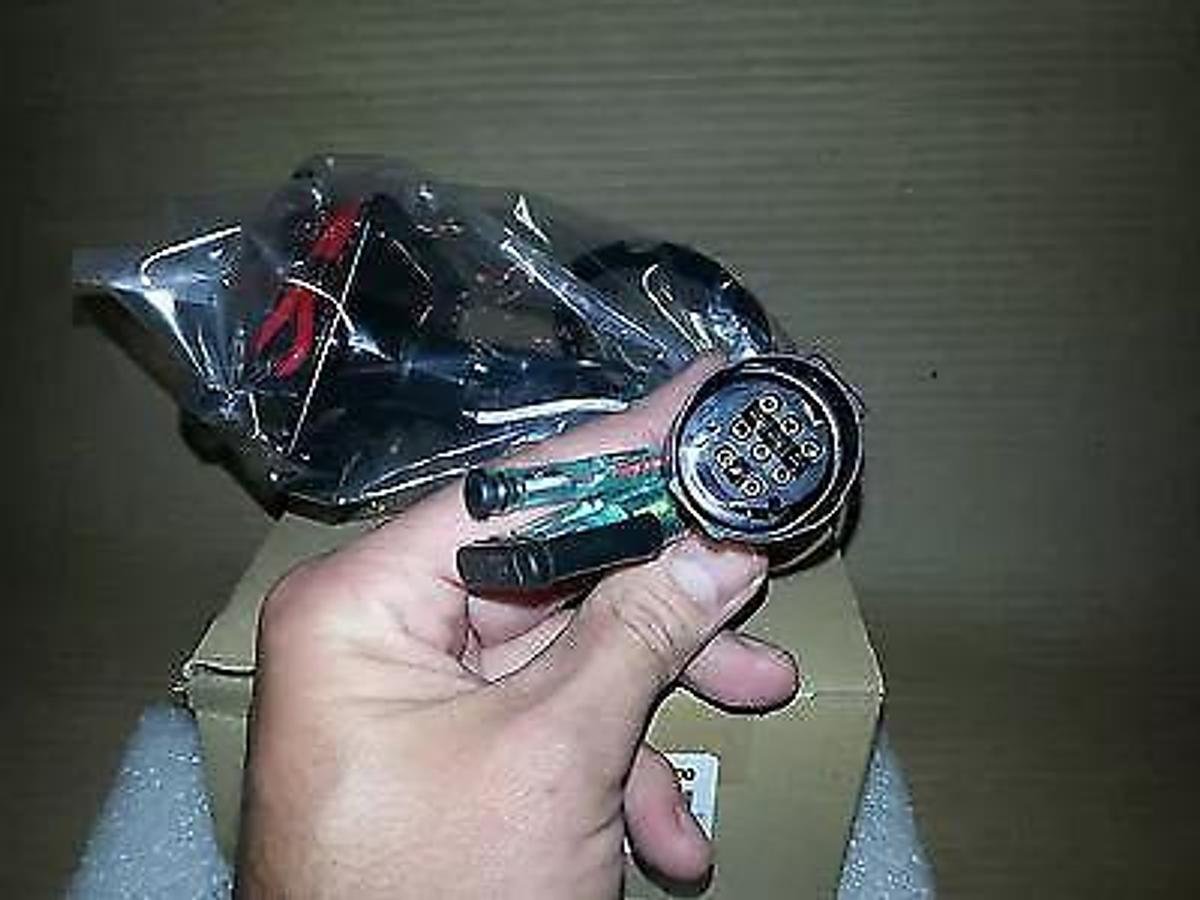 704-82570-11-00 Yamaha Outboard Single Key Switch Panel 704-82570-12-00