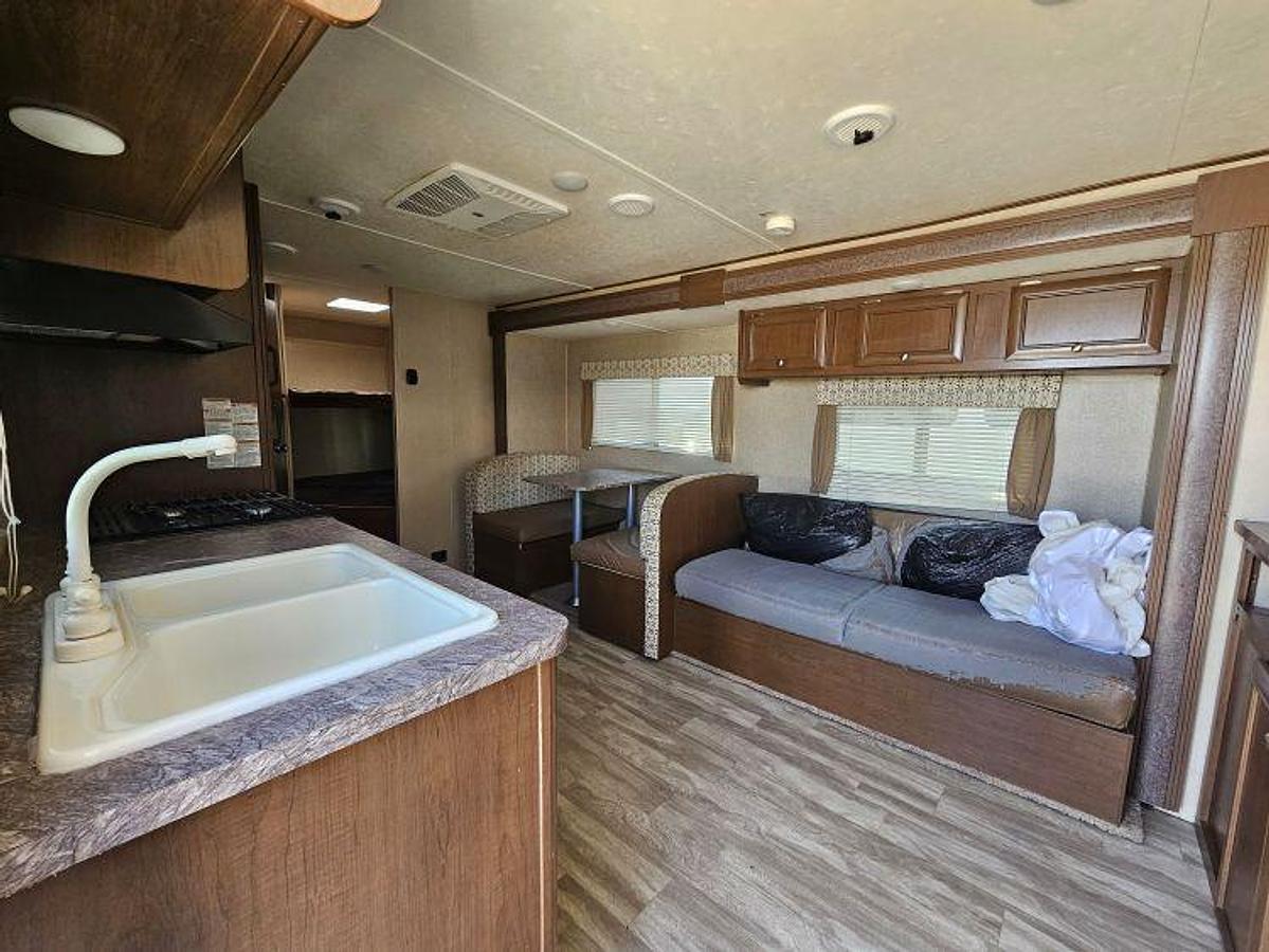 Used 2018 FOREST RIVER SHASTA OASIS 26DB