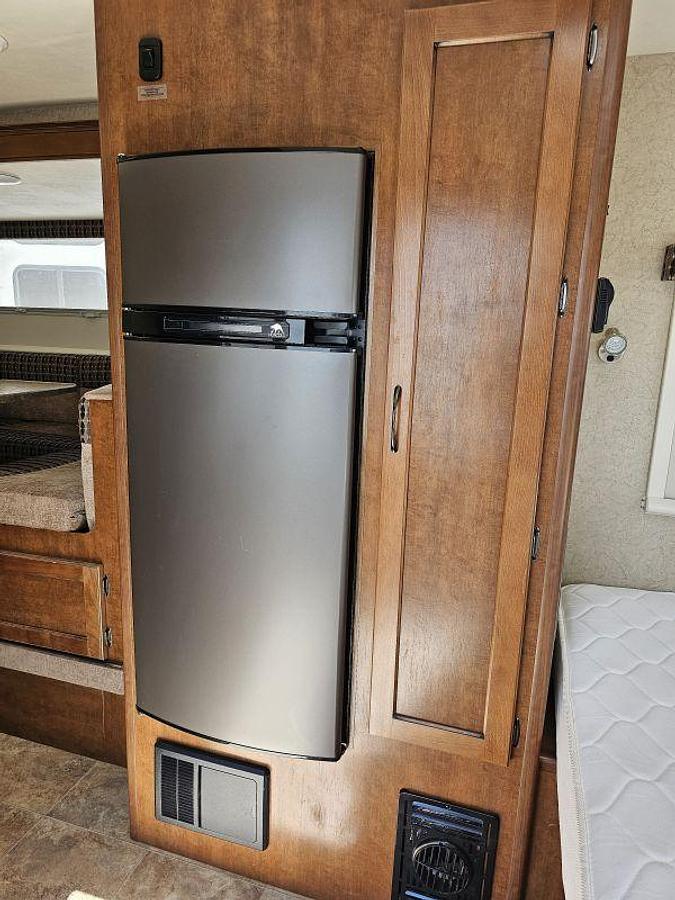 Used 2016 LANCE CAMPER LANCE TT 1575