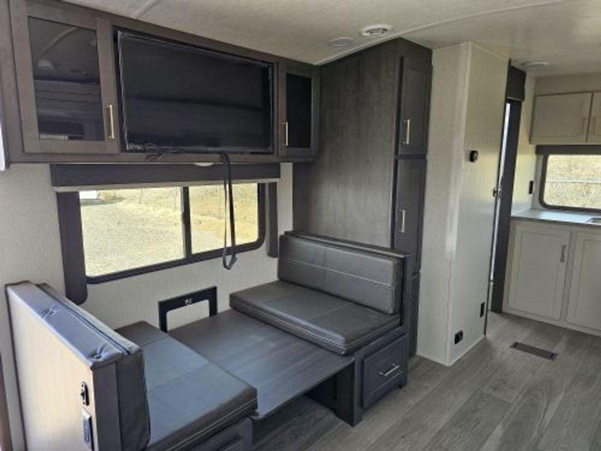 2025 Keystone RV Cougar Half-Ton 22MLSWE