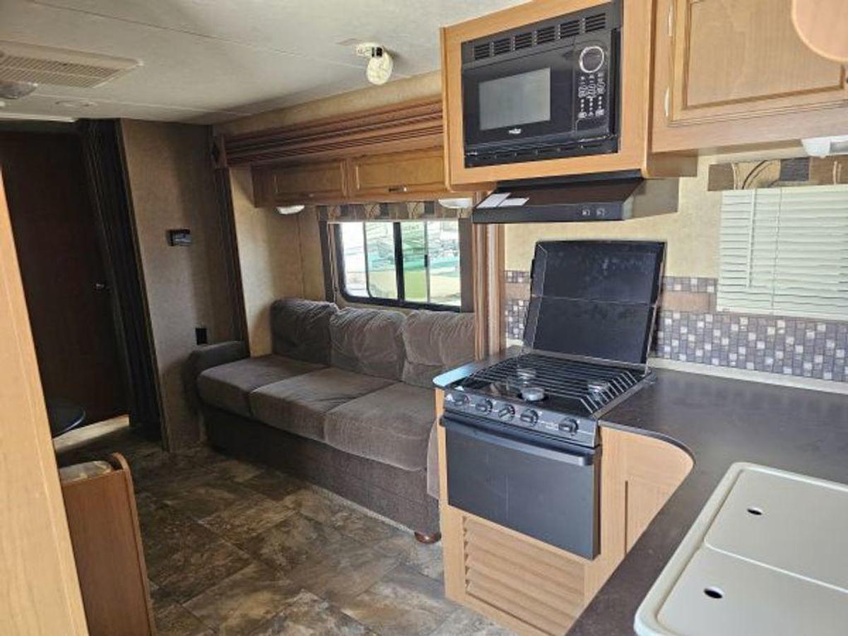 Used 2014 Starcraft Launch Ultra Lite 26BHS