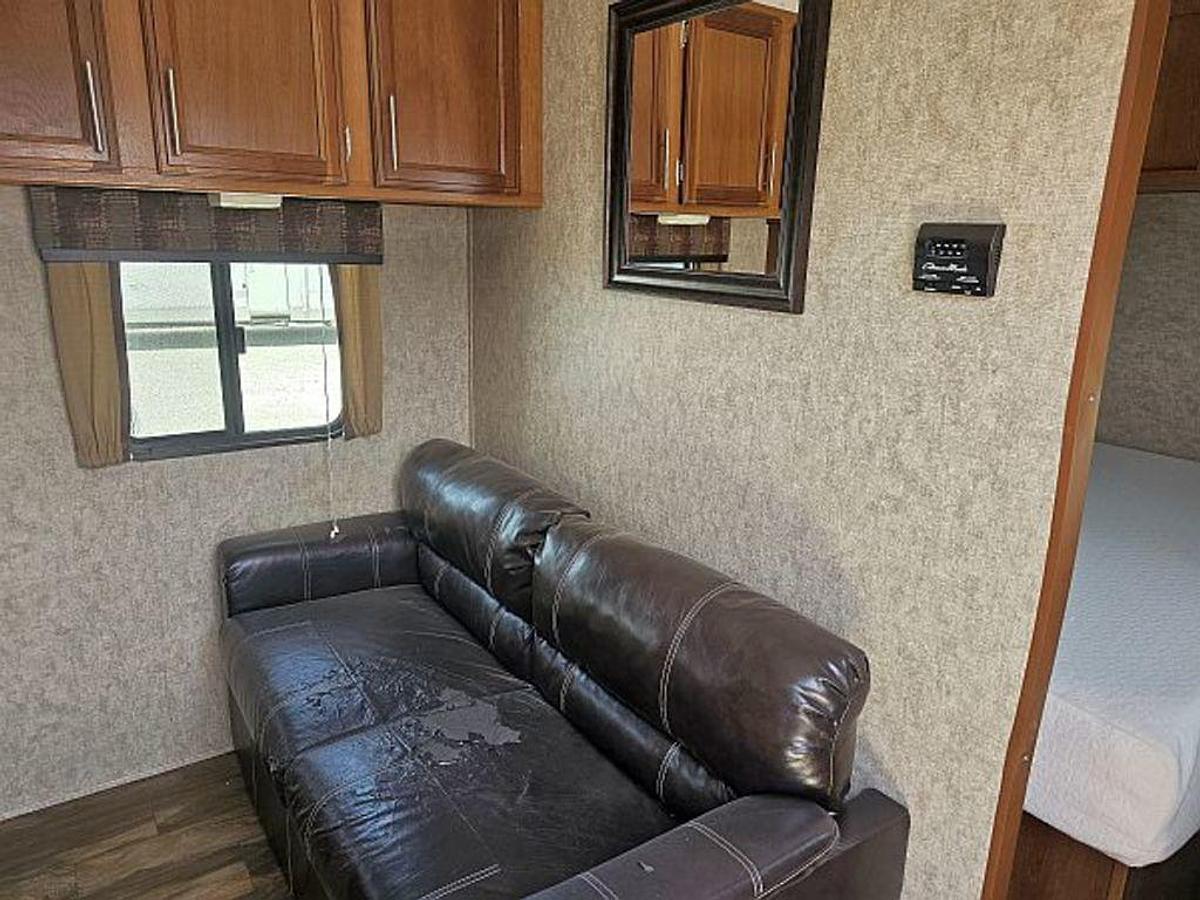 Used 2018 Prime Time Avenger 26BH