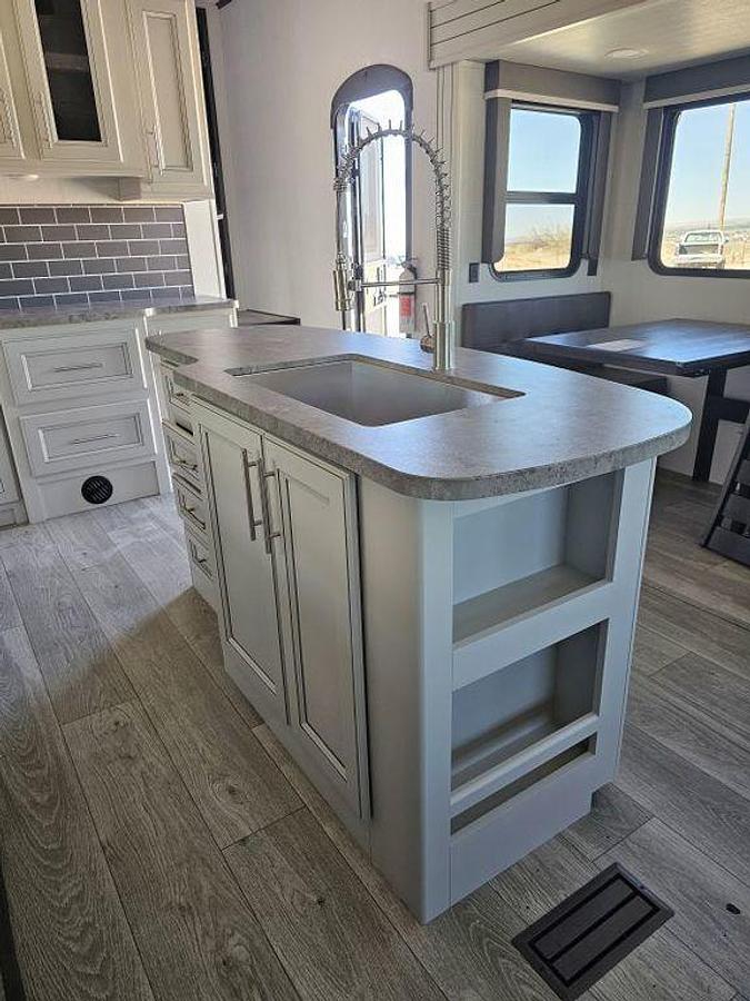 2025 Keystone RV Cougar Half-Ton 29RLI