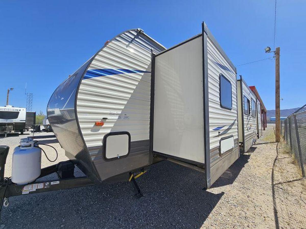 Used 2020 FOREST RIVER PALOMINO PUMA 32RBFQ