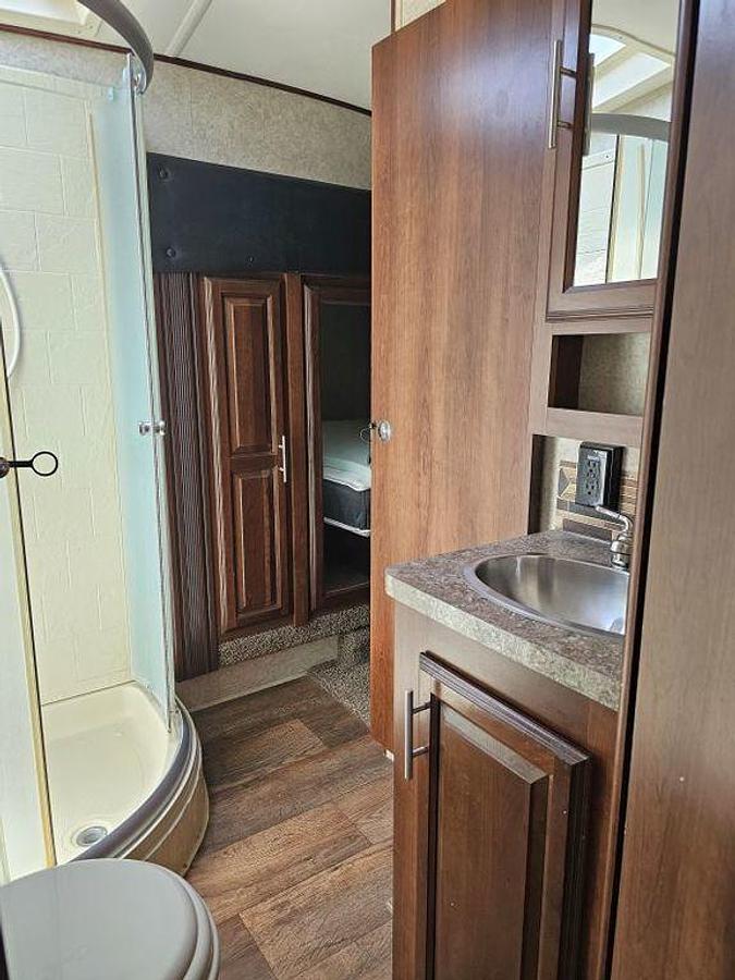 Used 2015 Forest River Wildcat 275CKX