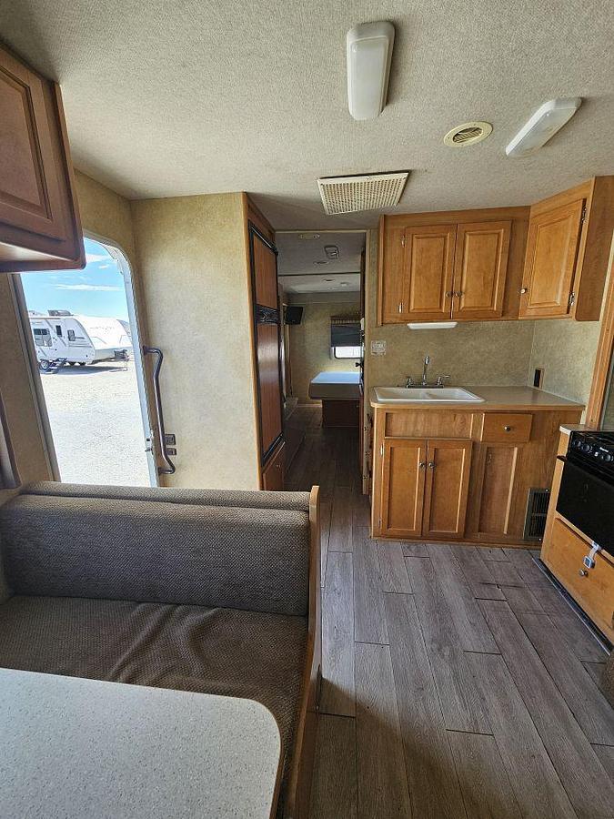 Used 2008 WINNEBAGO ACCESS WF231J