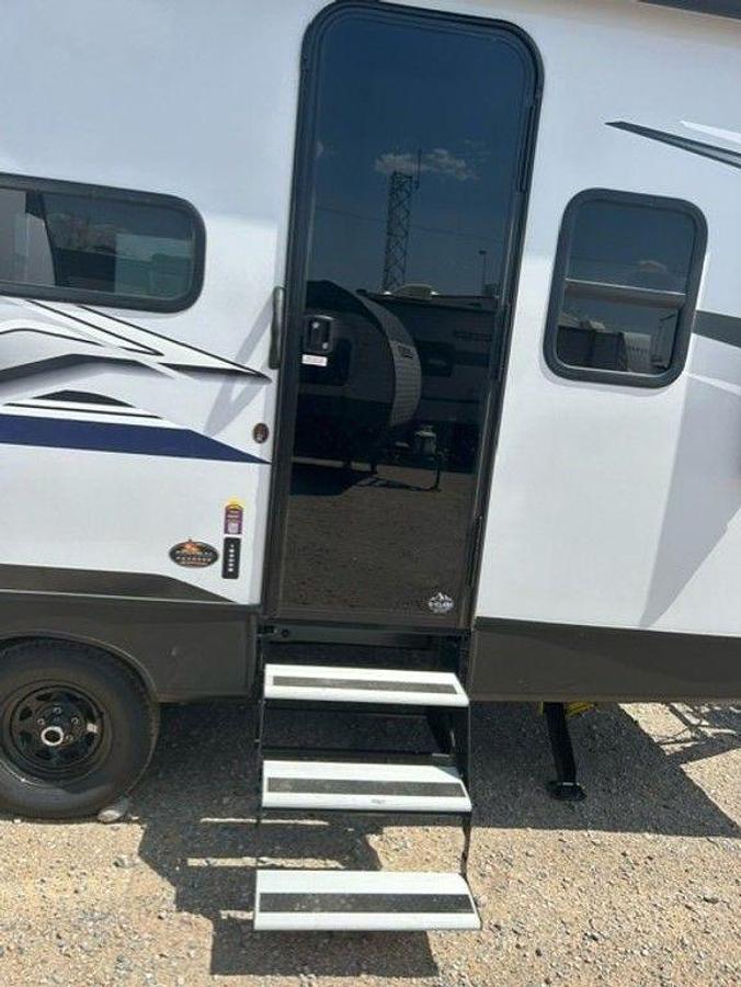 2025 Keystone RV Bullet Classic Travel Trailers 1840RB