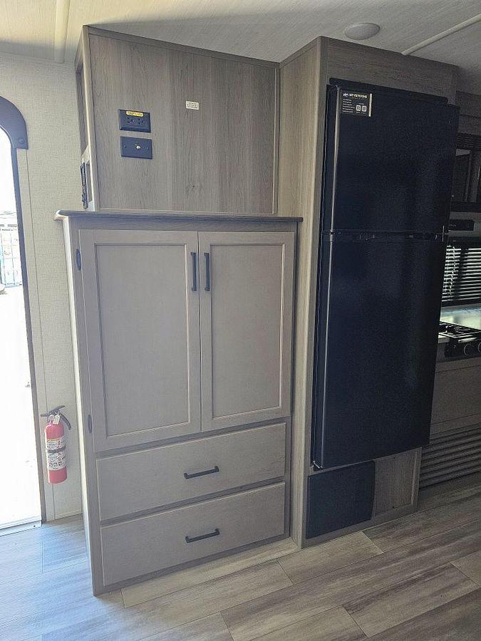 Used 2024 Keystone RV HIDEOUT 291BR