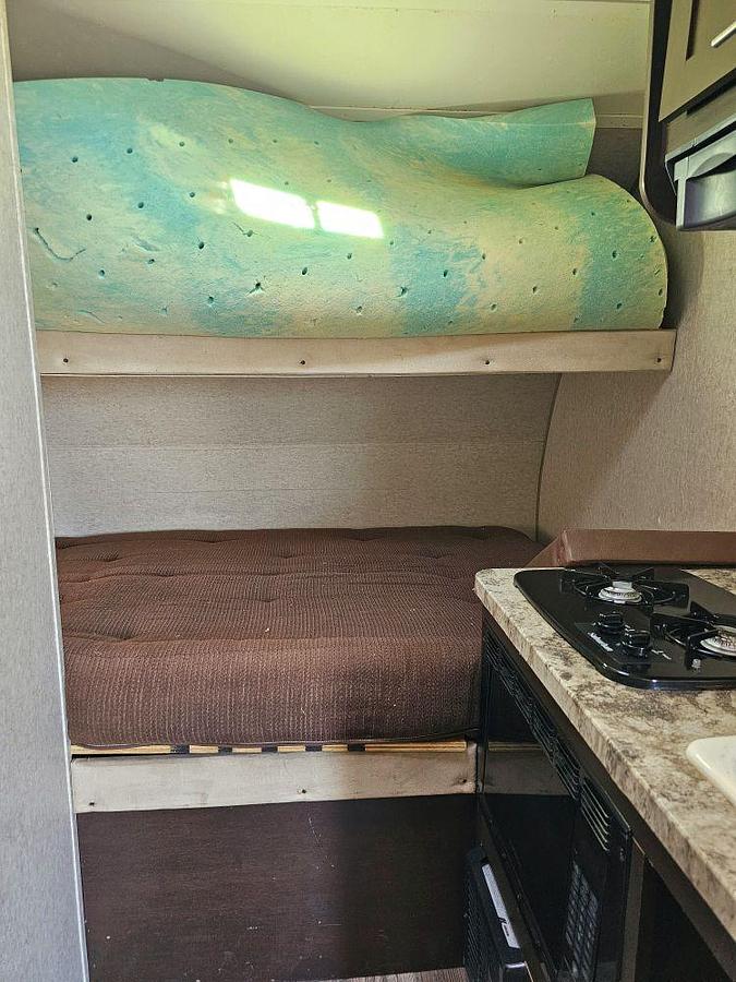 Used 2015 FOREST RIVER WOLF PUP 17RP