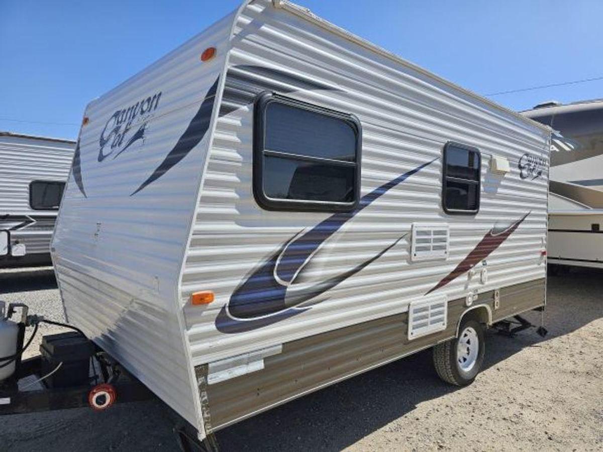 Used 2013 Palomino Canyon Cat 15UDC