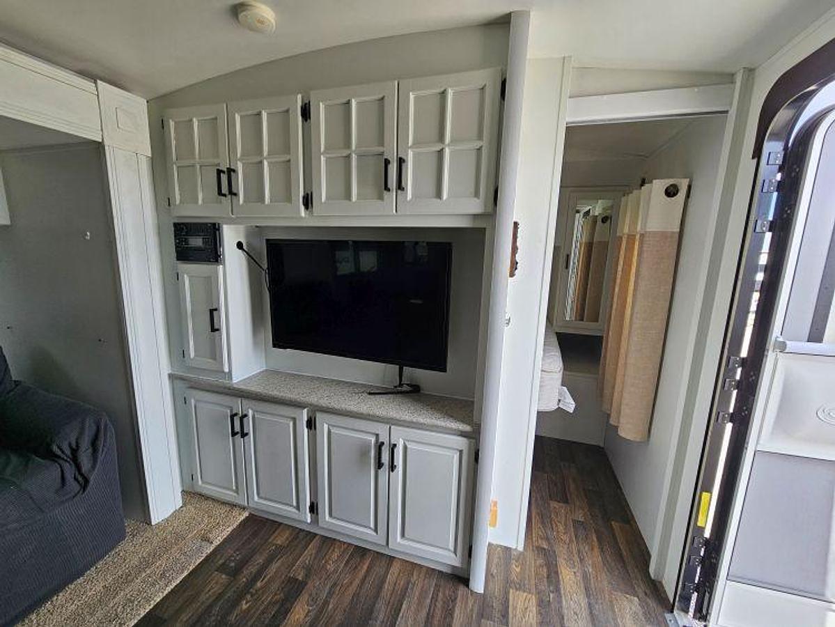 Used 2015 Keystone RV PREMIER 26RBPR