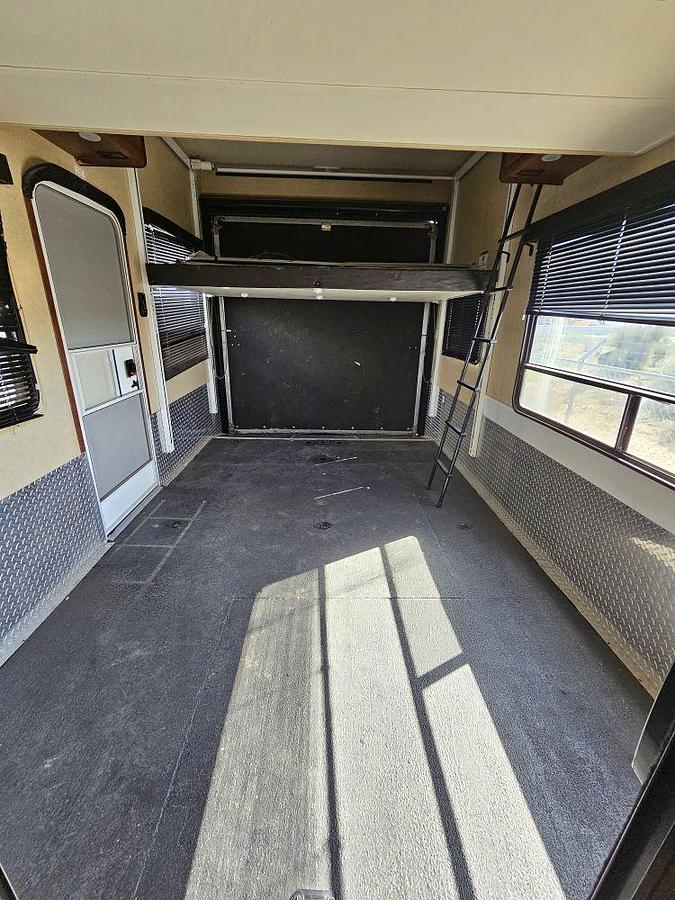 Used 2012 DUTCHMEN VOLTAGE V3905