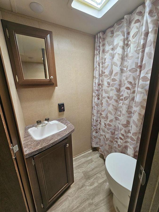 Used 2018 FOREST RIVER SHASTA OASIS 26DB