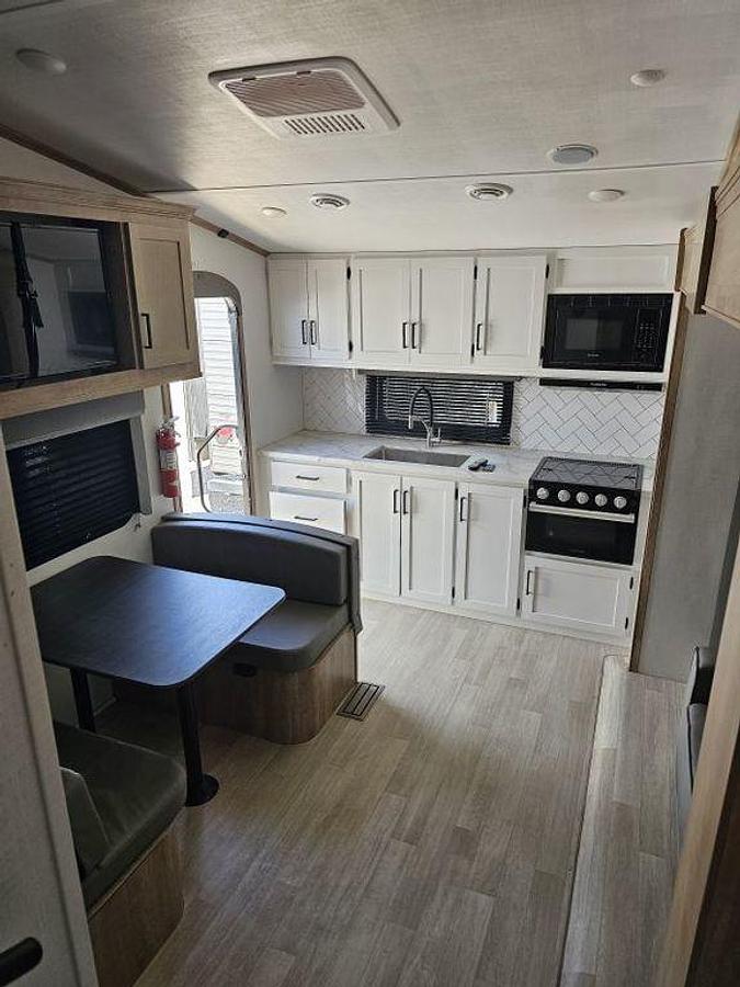 Used 2024 Keystone RV Arcadia Select 21SRK