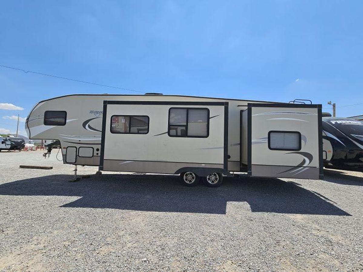 Used 2016 Keystone RV HIDEOUT 308BHDS