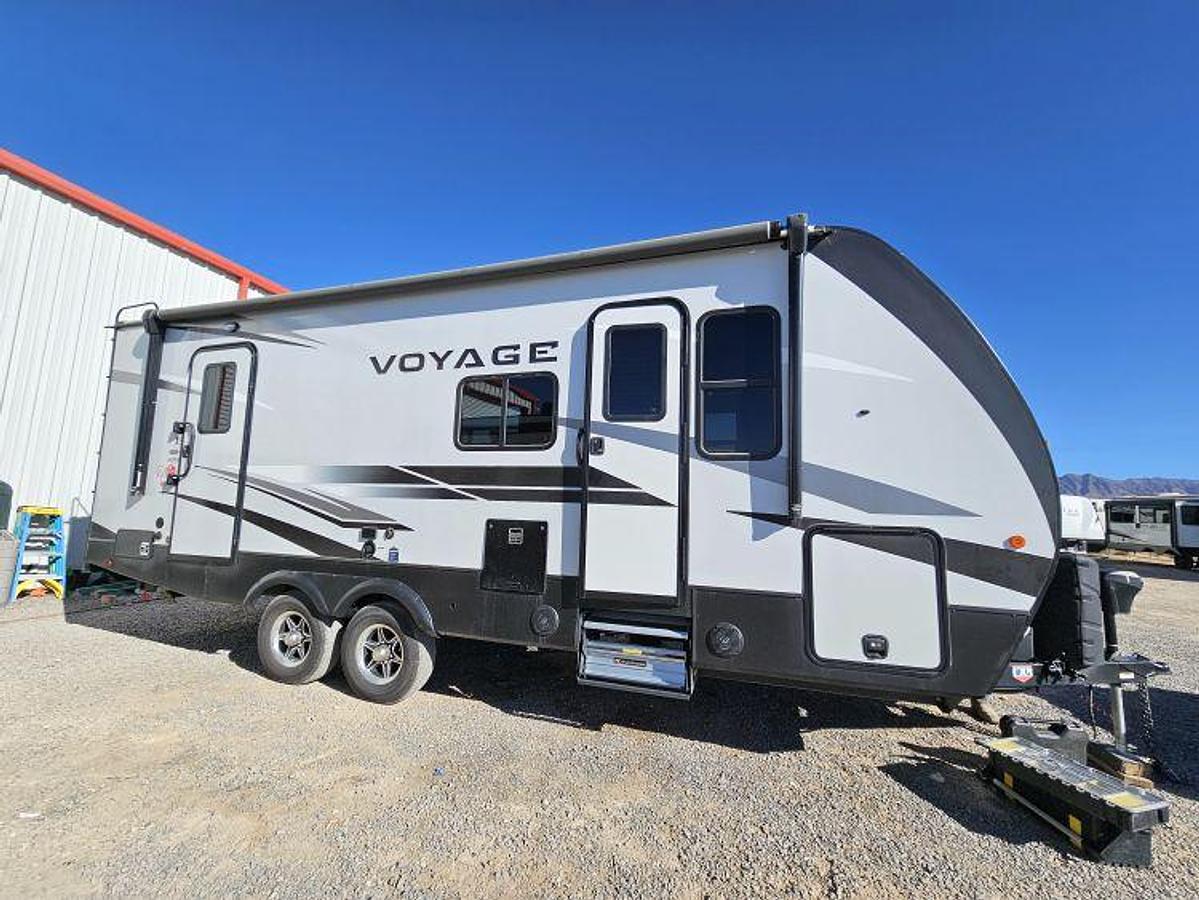Used 2022 WINNEBAGO VOYAGE 2427RB
