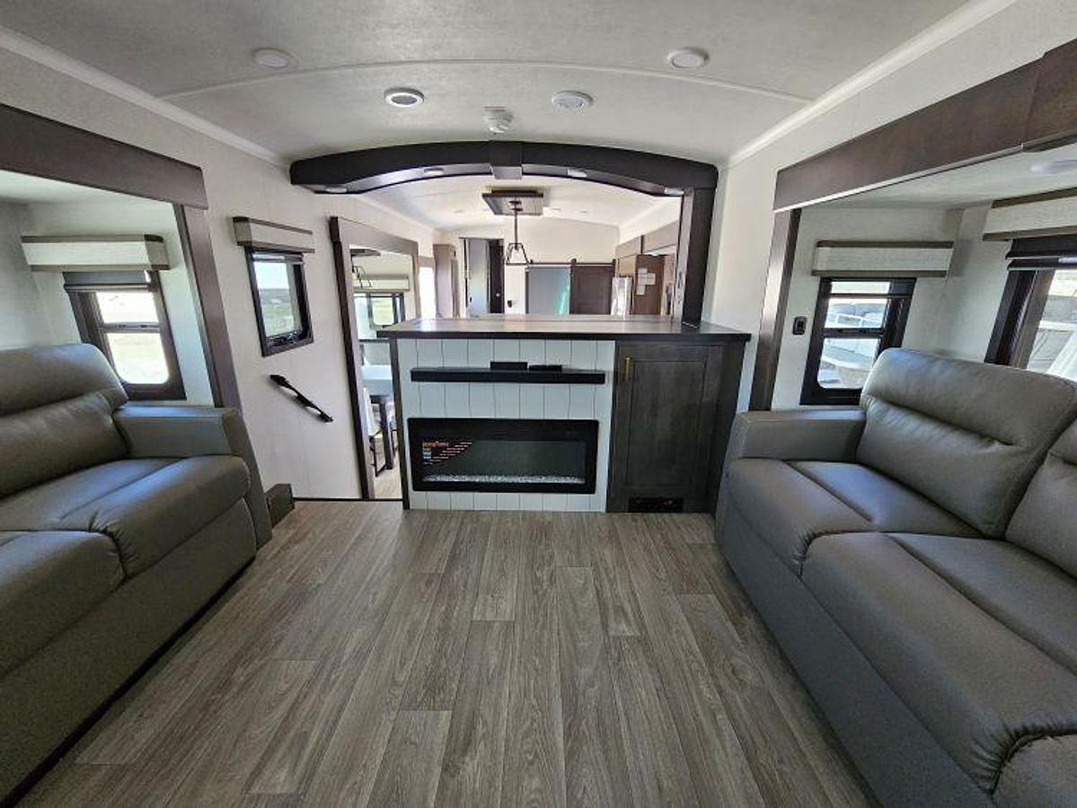 2027 HEARTLAND BY JAYCO BIGHORN 39FL