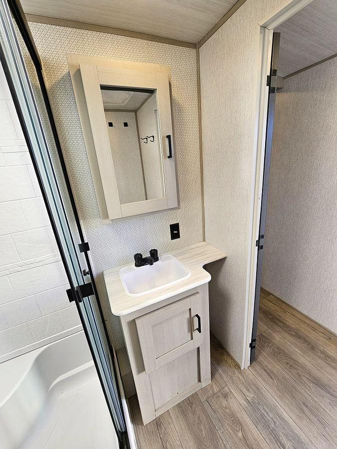 Used 2023 FOREST RIVER WILDWOOD HERITAGE GLEN 308RL