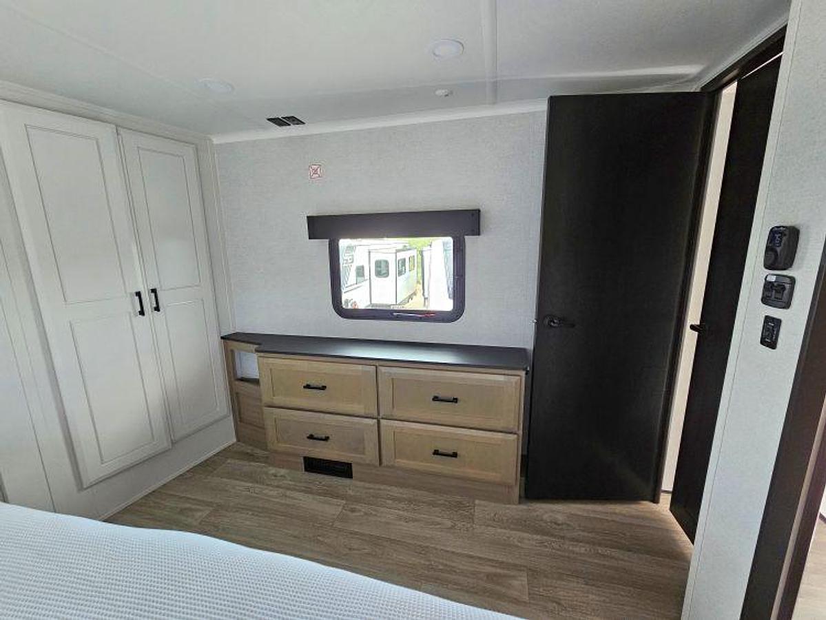 2027 HEARTLAND BY JAYCO CYCLONE 3913