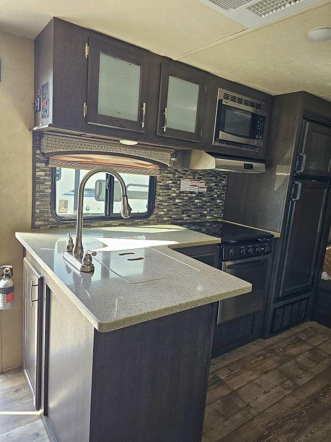 Used 2018 FOREST RIVER SONOMA 240BHS