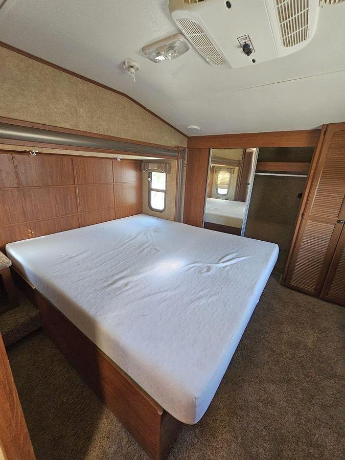 Used 2011 HEARTLAND ELKRIDGE 34TSRE