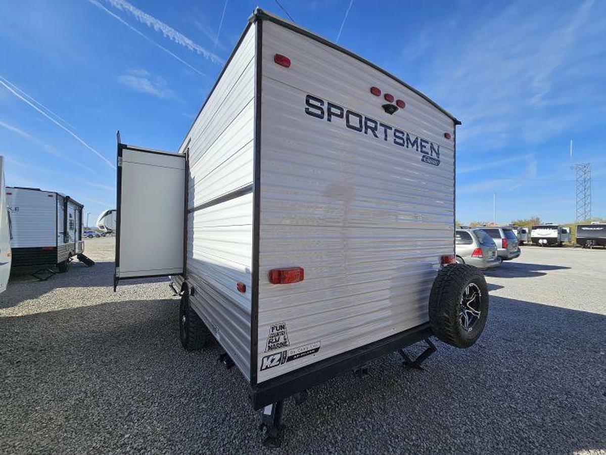 Used 2025 KZ RV SPORTSMEN CLASSIC 191BHK