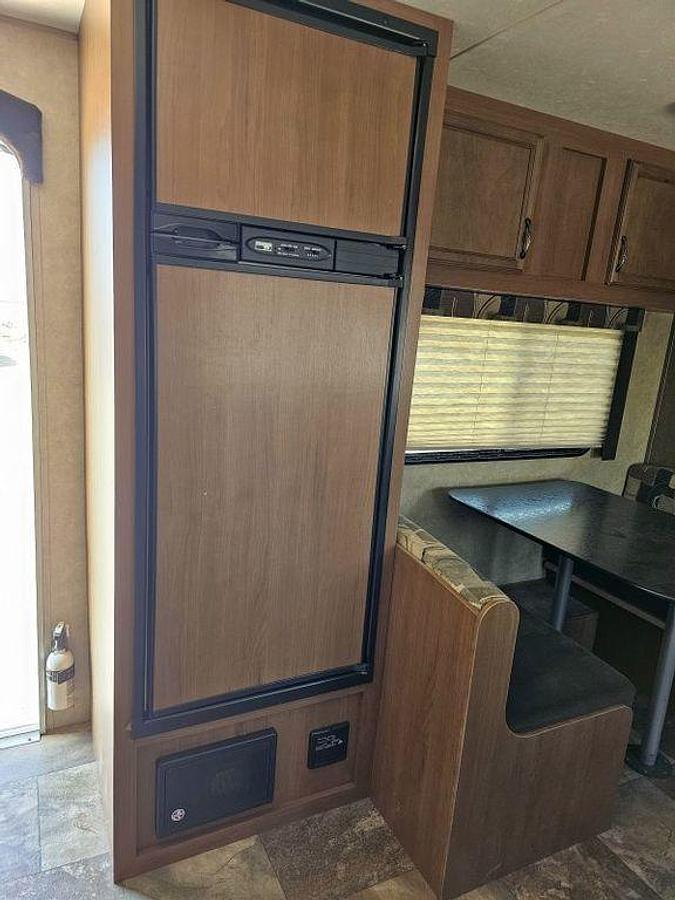 Used 2014 Starcraft Launch Ultra Lite 26BHS