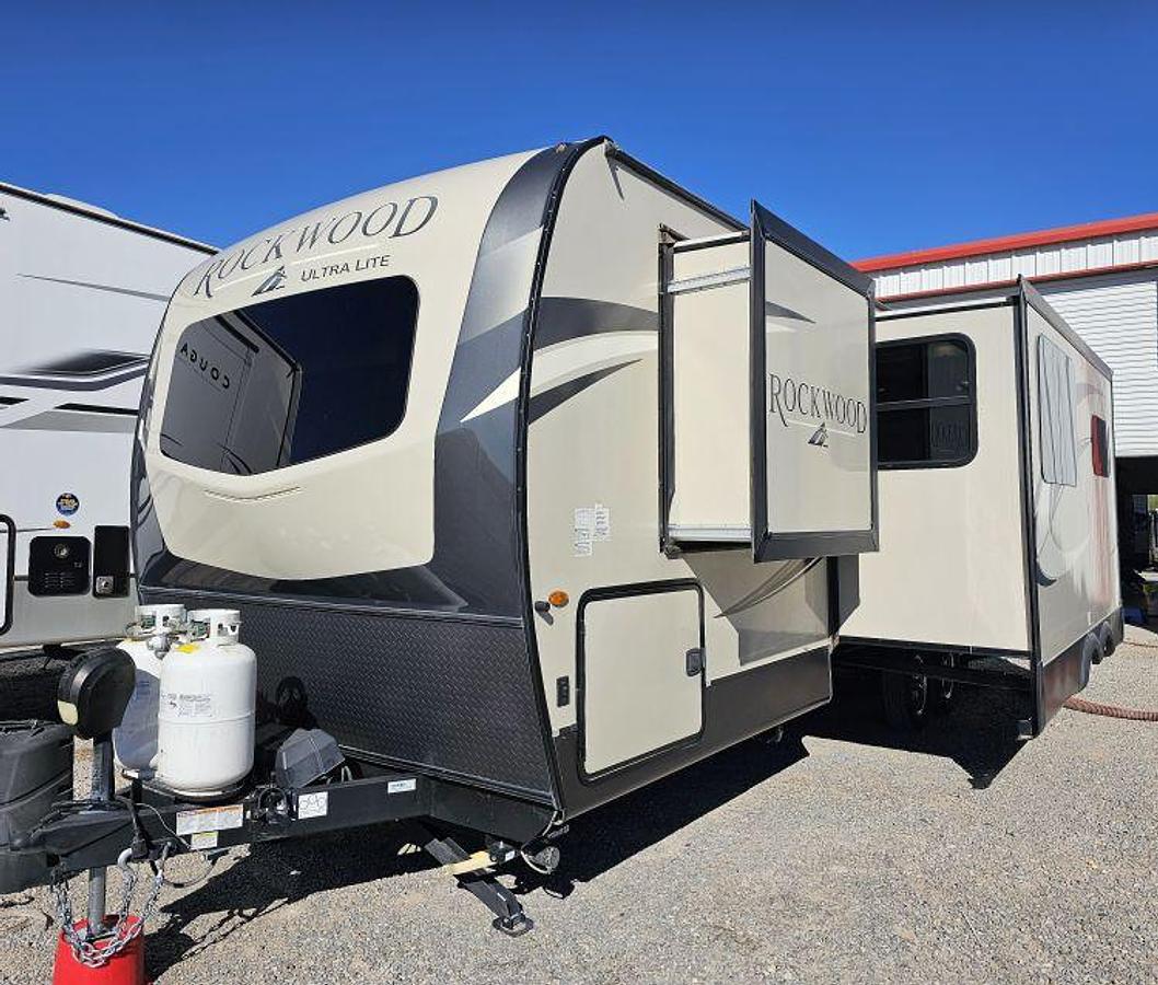 Used 2021 FOREST RIVER ROCKWOOD ULTRA LITE 2606WS