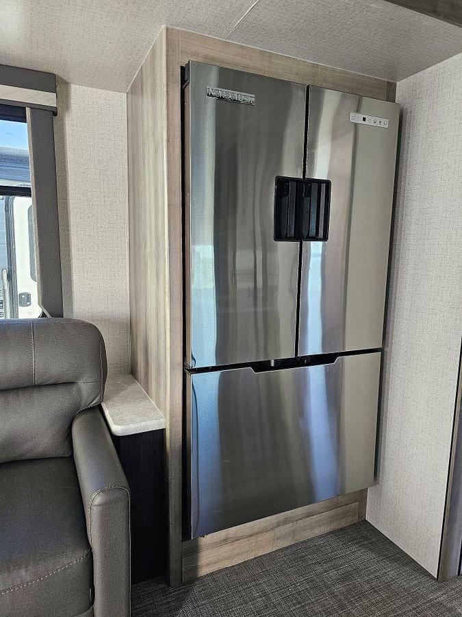 Used 2022 WINNEBAGO VOYAGE 2427RB